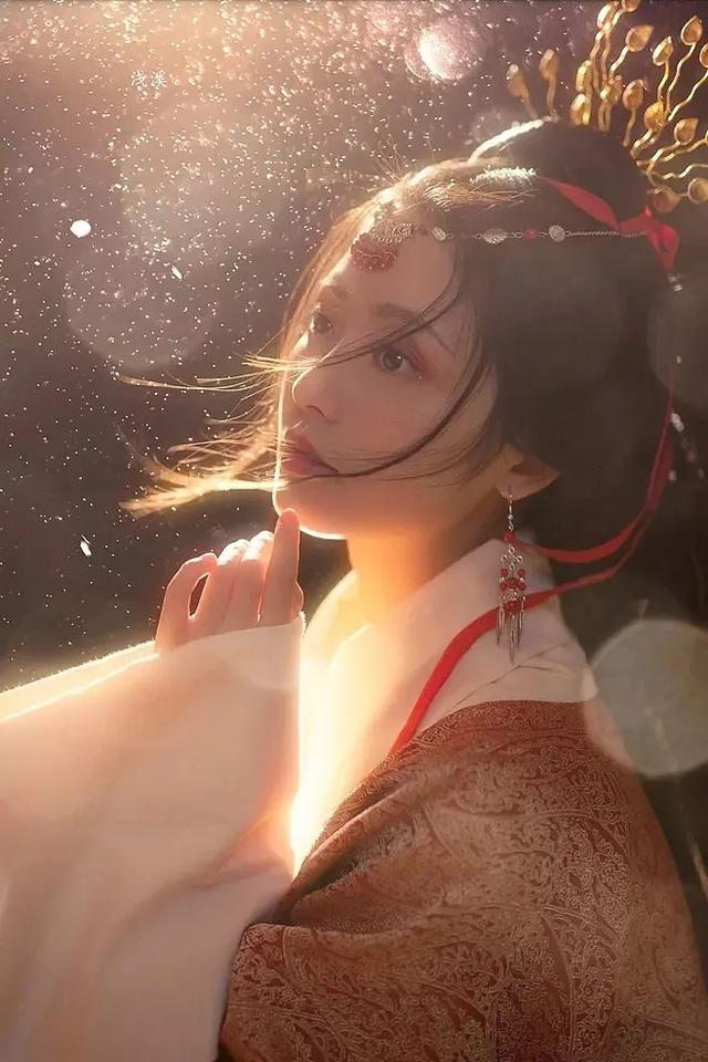 孟姜女哭长城真存在？秦始皇：她不姓姜，丈夫不叫万喜良，没我事