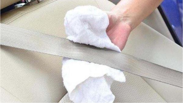 汽车内饰太脏可咋办!学会这几招,自己也能清理,干净又省钱