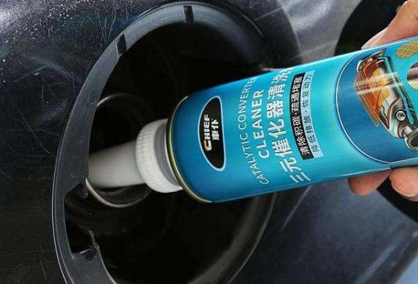 车子到底怎么开最省油？学好这几点，月月帮你省油钱