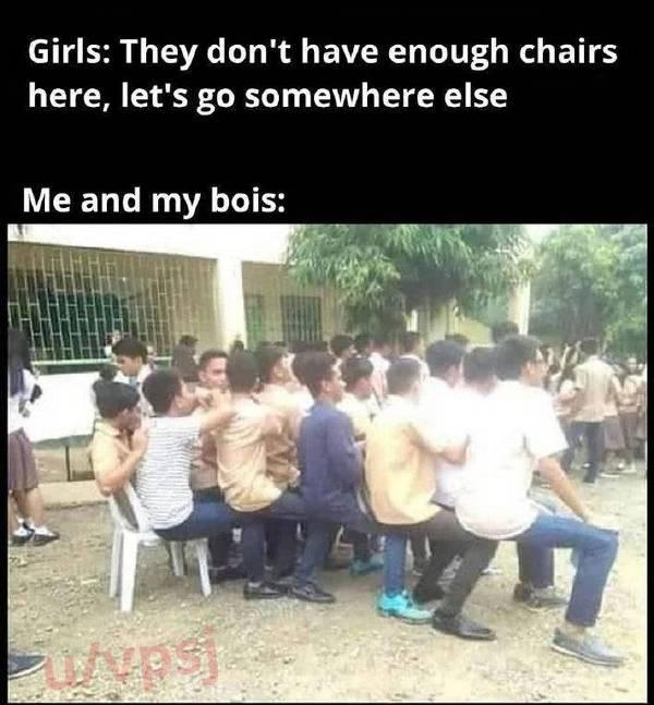 爆笑时刻!网吧推出小姐姐“陪玩游戏”服务,生意不火都不可能