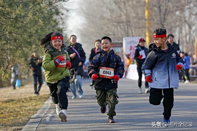 山西临汾:长城小勇士 赛道竞风流