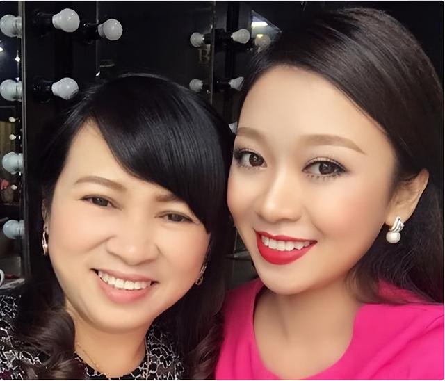 90后越南美女校花,跟男友交往10个月闪婚,婚后才知道丈夫是富商