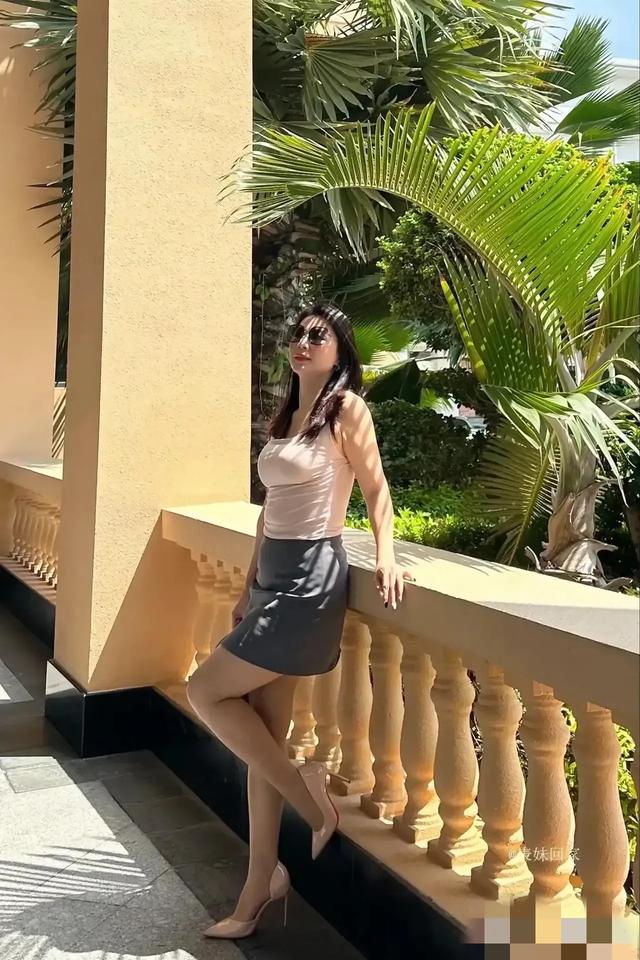 【美女高清写真】少妇性感迷人