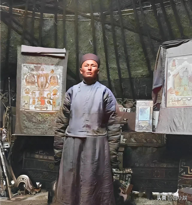 罕见照片:日本女人竟如此开放大胆,女学生脱光衣服全身赤裸上课