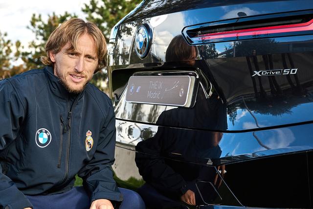 免费使用1年!皇马全队喜提宝马新车,女足22人也都有份