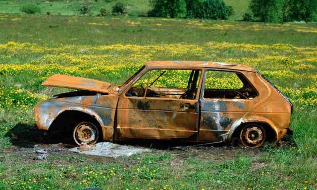 一辆汽车的寿命有多久,15年以上的车真的就不能开吗?