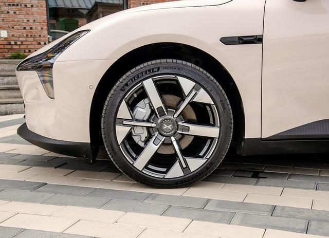 小鹏MONA能否成为救命稻草?风阻比小米SU7低了0.001,颜值不低