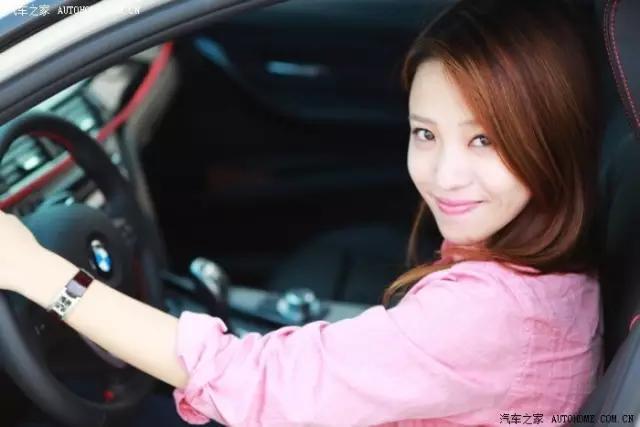 一颦一笑都是美,今夜她一定在你梦里