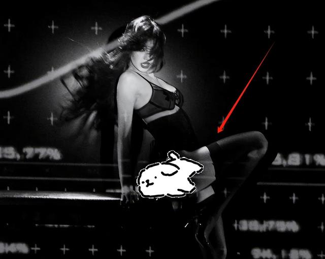 Lisa被指丰臀过度,盲目追求欧美风比例失调,还没被豪门男友承认