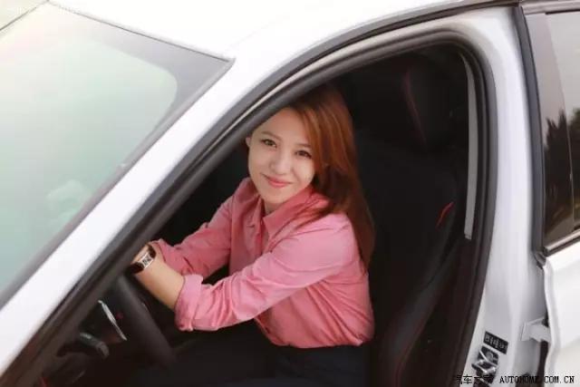 一颦一笑都是美,今夜她一定在你梦里