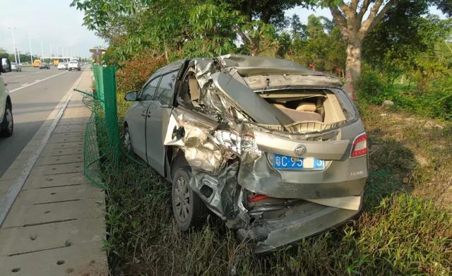 珠海一男子过马路被商务车撞飞,司机大叫冤枉,罪魁祸首另有其人!