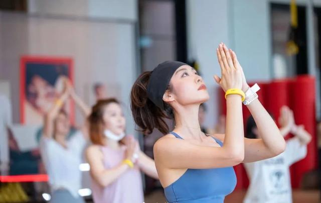 176cm的极致长腿女神有多性感?一张浴缸美照告诉你