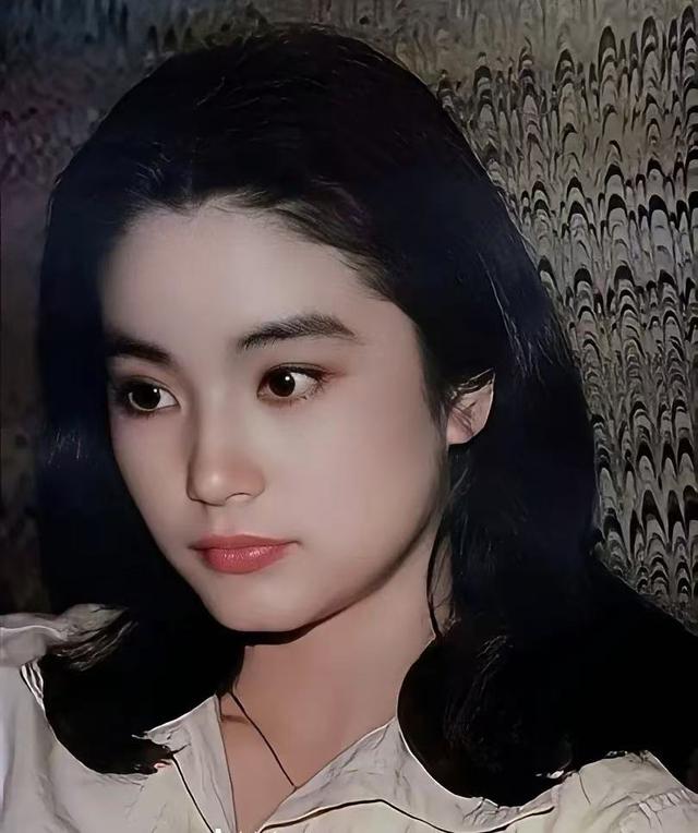 东南亚第一美女,林青霞巅峰时期颜值,美的不可方物