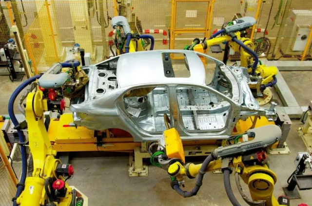 一辆汽车的寿命有多久,15年以上的车真的就不能开吗?