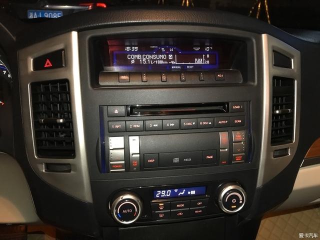 落地70万,老款帕杰罗用车分享,车主:四驱很不错,城市油耗14L