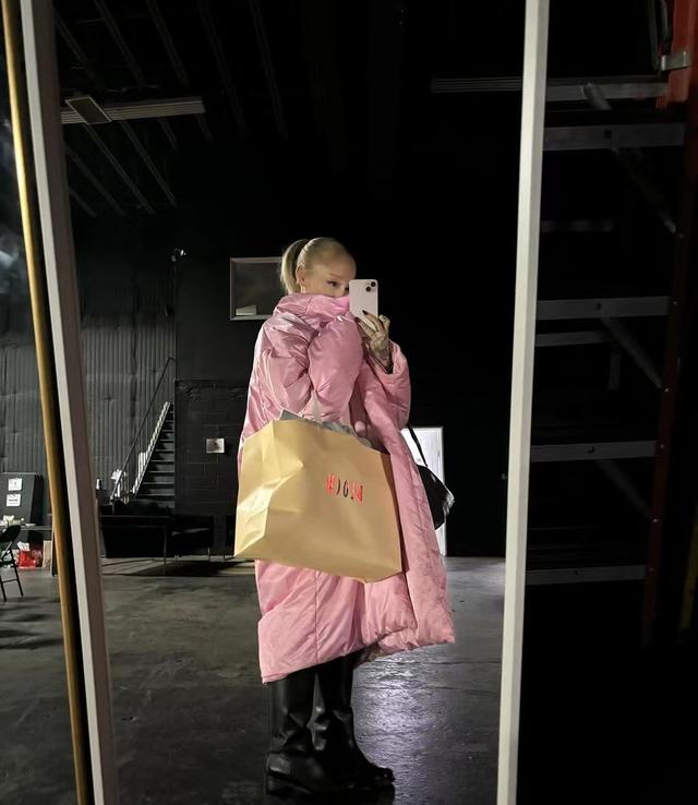 谁说小个子不能当辣妹!欧美小天后A妹身高157cm,照样美翻天