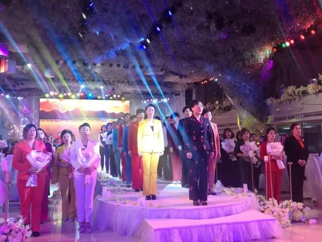 昨天,齐齐哈尔120名美女大聚会,发生了什么?……