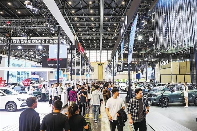 “汽”势“郑”盛,双向奔赴:郑州汽车产业何以更强?