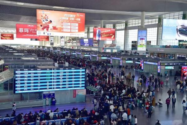 连续三天,成都东站出发人次全国最多!今日出行要注意
