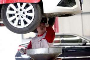 汽车离合线断了怎么办(车离合线断了，汽修厂让你自己开过去，怎样才能把车送到汽修厂？)