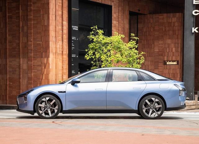 小鹏MONA能否成为救命稻草?风阻比小米SU7低了0.001,颜值不低