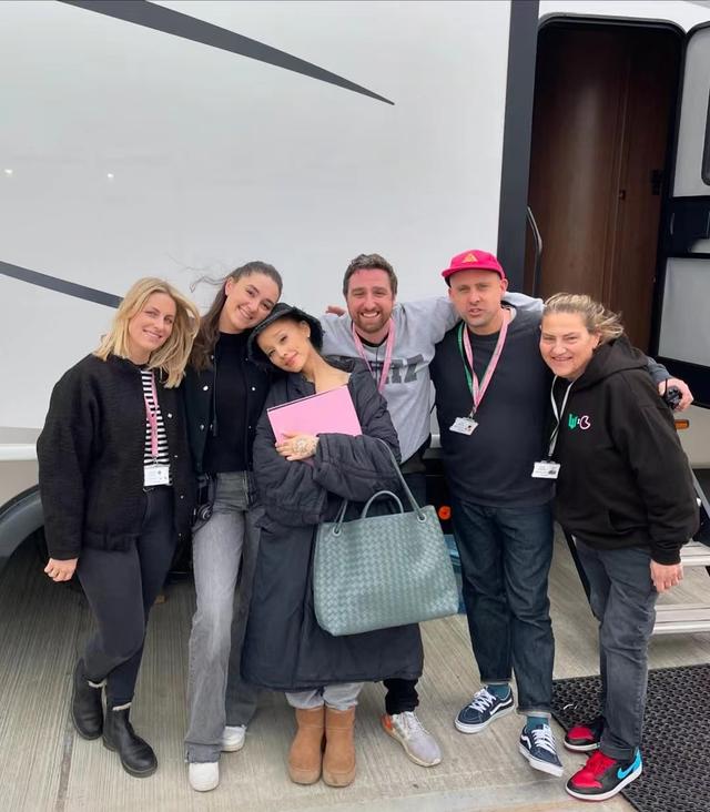 谁说小个子不能当辣妹!欧美小天后A妹身高157cm,照样美翻天