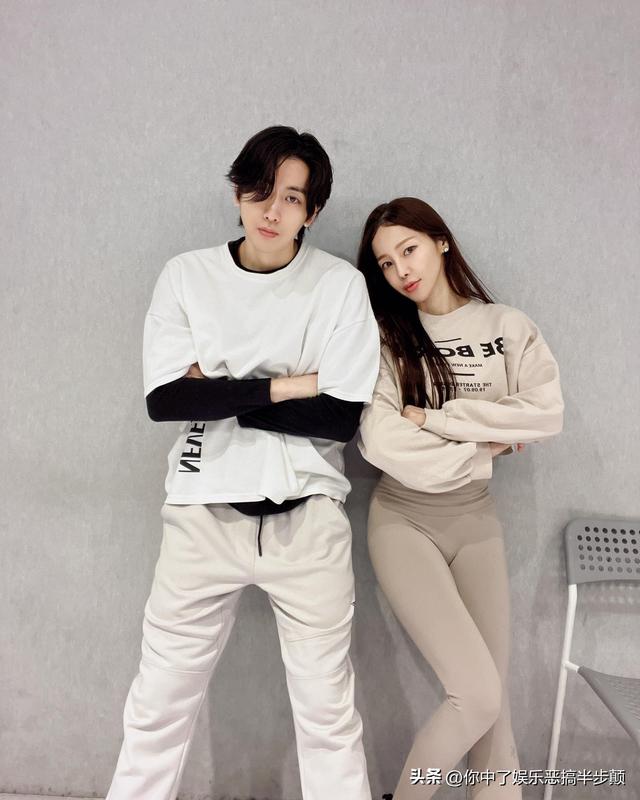 韩国52岁女星跳钢管舞曼妙性感身材引热议,网友:完全就是少女!