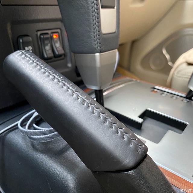 落地70万,老款帕杰罗用车分享,车主:四驱很不错,城市油耗14L