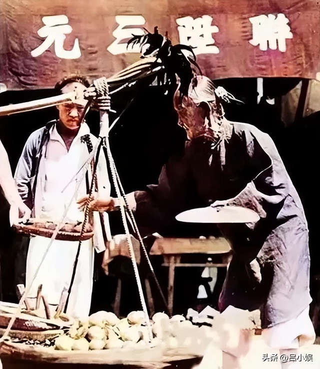 罕见照片:日本女人竟如此开放大胆,女学生脱光衣服全身赤裸上课