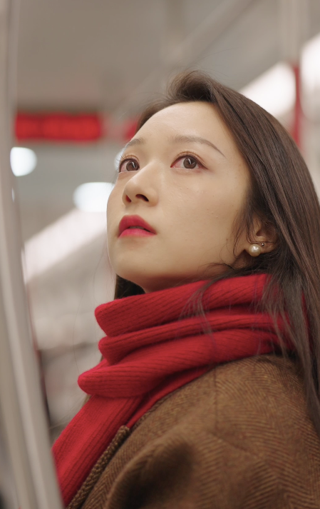 90后湖北轮椅美女:独居,超酷