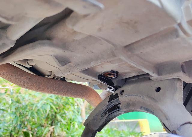 摩托车到底能不能用汽车机油？维修老师傅分析：捡了芝麻丢了西瓜