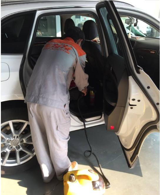 汽车内饰太脏可咋办!学会这几招,自己也能清理,干净又省钱