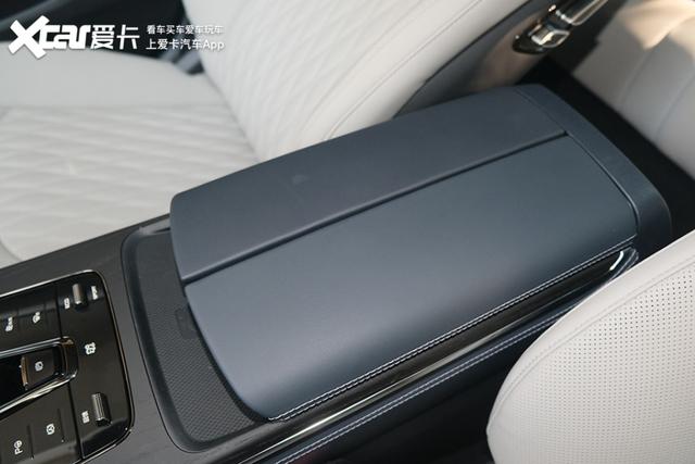 红色太土,棕色显老?比亚迪汉现在可以选浅色内饰了