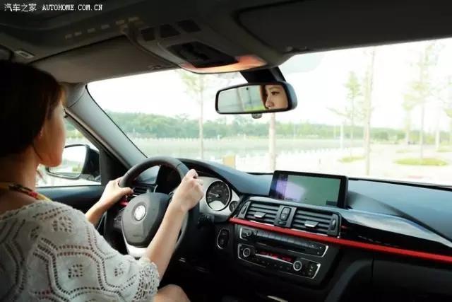 一颦一笑都是美,今夜她一定在你梦里