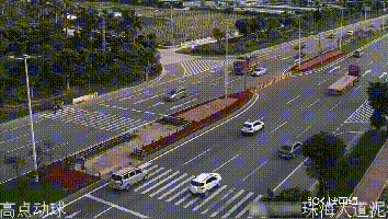 珠海一男子过马路被商务车撞飞,司机大叫冤枉,罪魁祸首另有其人!