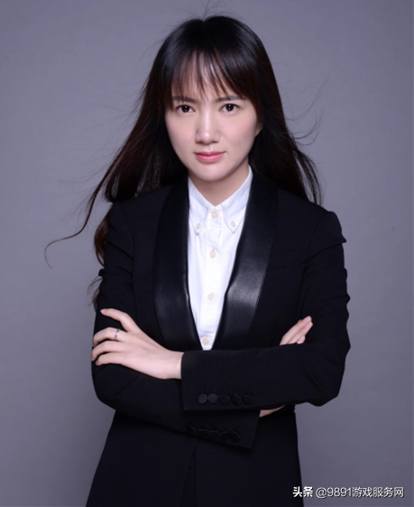 LGD女老板亲自上阵!变身职业选手加入战队,网友:太后要上场了