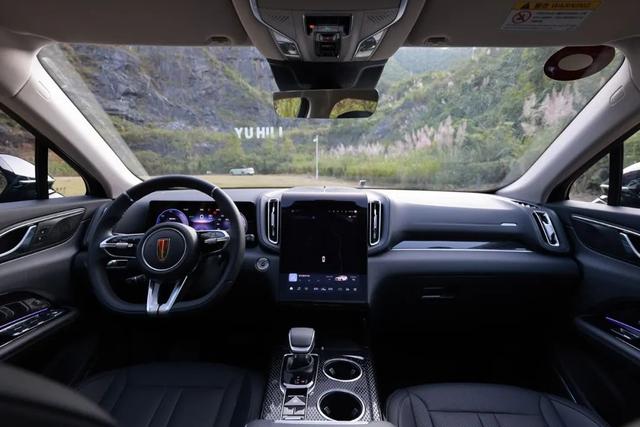 比宋PLUS还香？15万新能源SUV就买它，试驾红旗HS3 PHEV