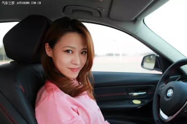 一颦一笑都是美,今夜她一定在你梦里