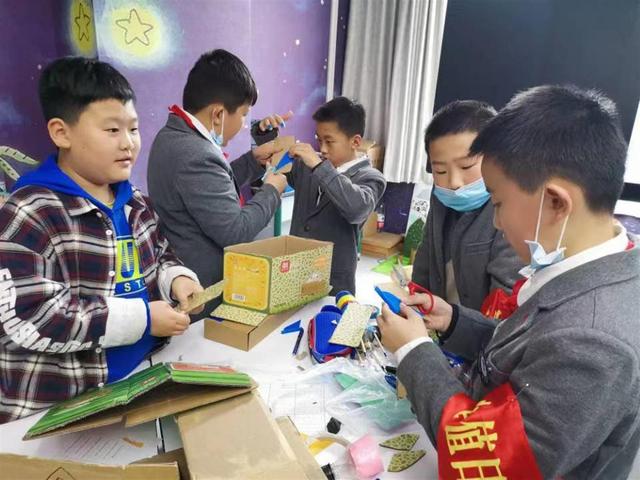 双减创新案例|小学把写作课搬进校园电视台,把梦想带进科学和美术课