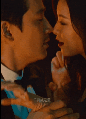 35岁文咏珊,比18岁的她美太多