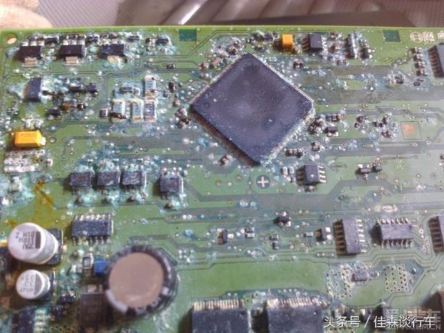 我的宝马车泡水了,我无所谓