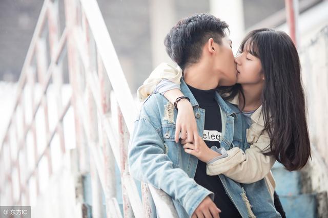 小说:美女看电视剧大叫帅哥,怪物不服气,现出原形说他最帅