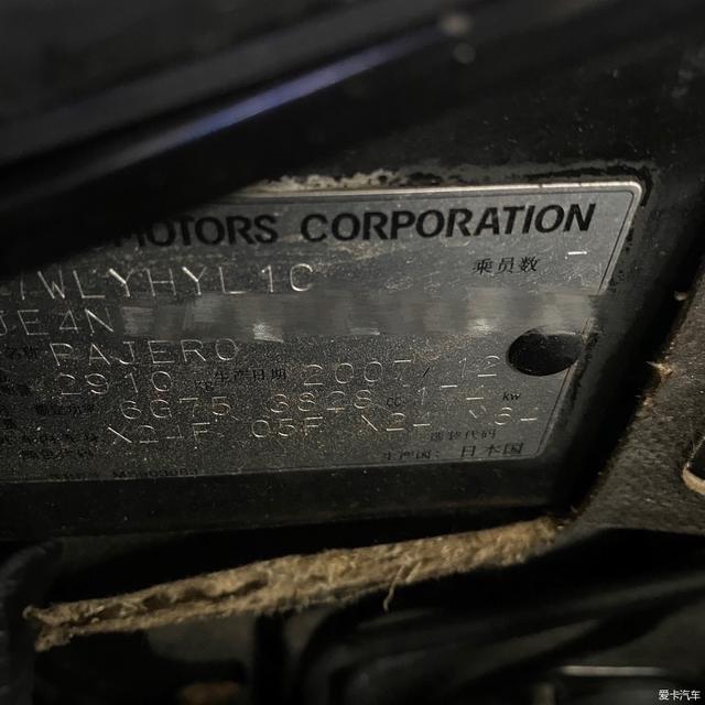 落地70万,老款帕杰罗用车分享,车主:四驱很不错,城市油耗14L