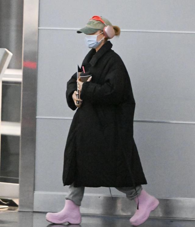 谁说小个子不能当辣妹!欧美小天后A妹身高157cm,照样美翻天