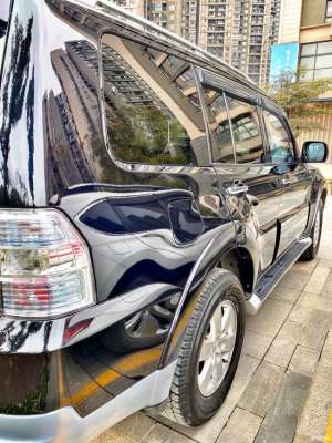 晶锐论坛汽车(落地70万，老款帕杰罗用车分享，车主：四驱很不错，城市油耗14L)