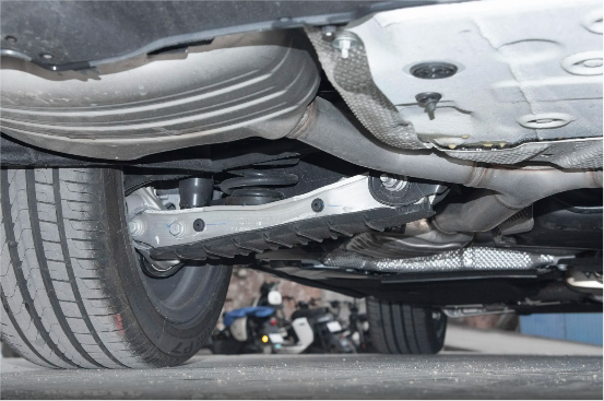 奥迪A4L:我都降到19万了,全系2.0T,为何你们还看宝马3系?