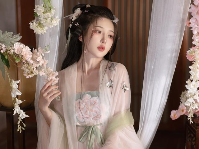 孟姜女哭长城真存在？秦始皇：她不姓姜，丈夫不叫万喜良，没我事