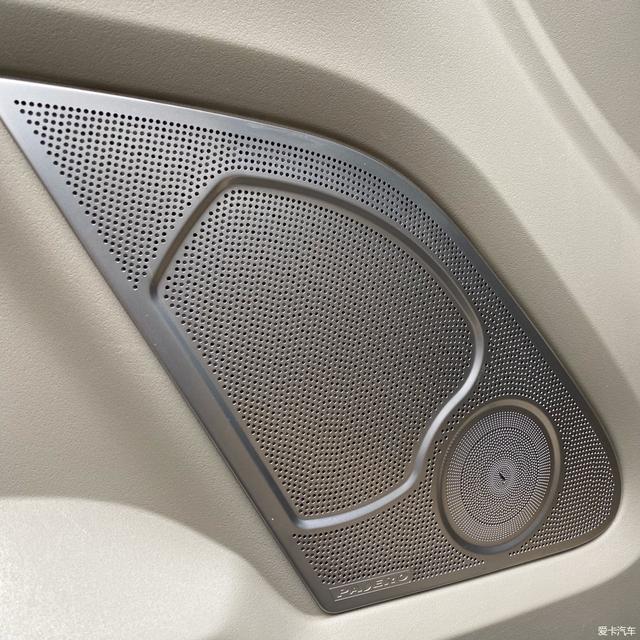 落地70万,老款帕杰罗用车分享,车主:四驱很不错,城市油耗14L