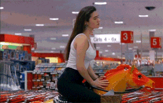 捆绑露大胸,日军住星级酒店,这些侮辱观众的操作,简直不堪入目