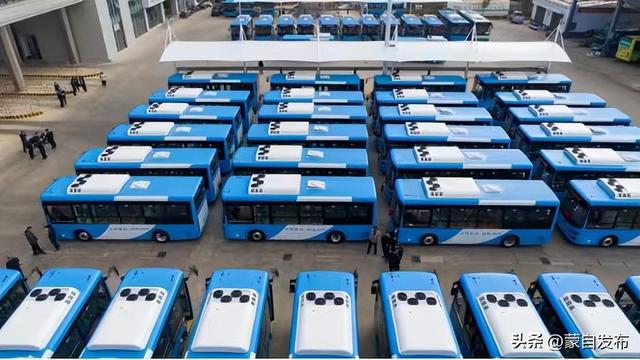 “小车轮”转出蒙自“大民生” 公交专线让群众出行“最先和最后一公里”省时省力